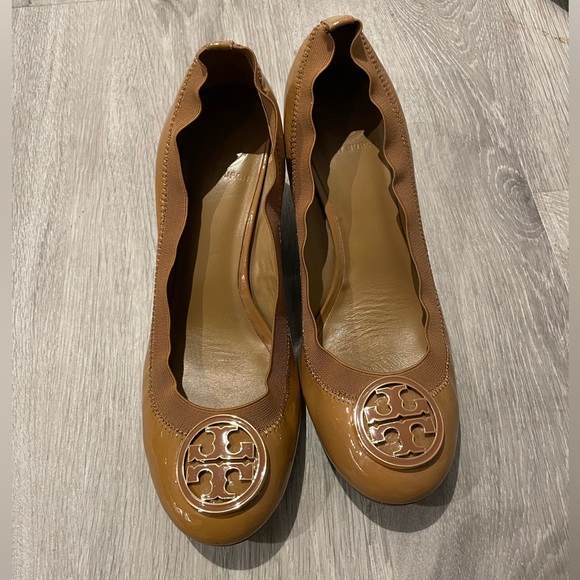 Tory Burch nude wedge heels size 9 - Picture 6 of 6
